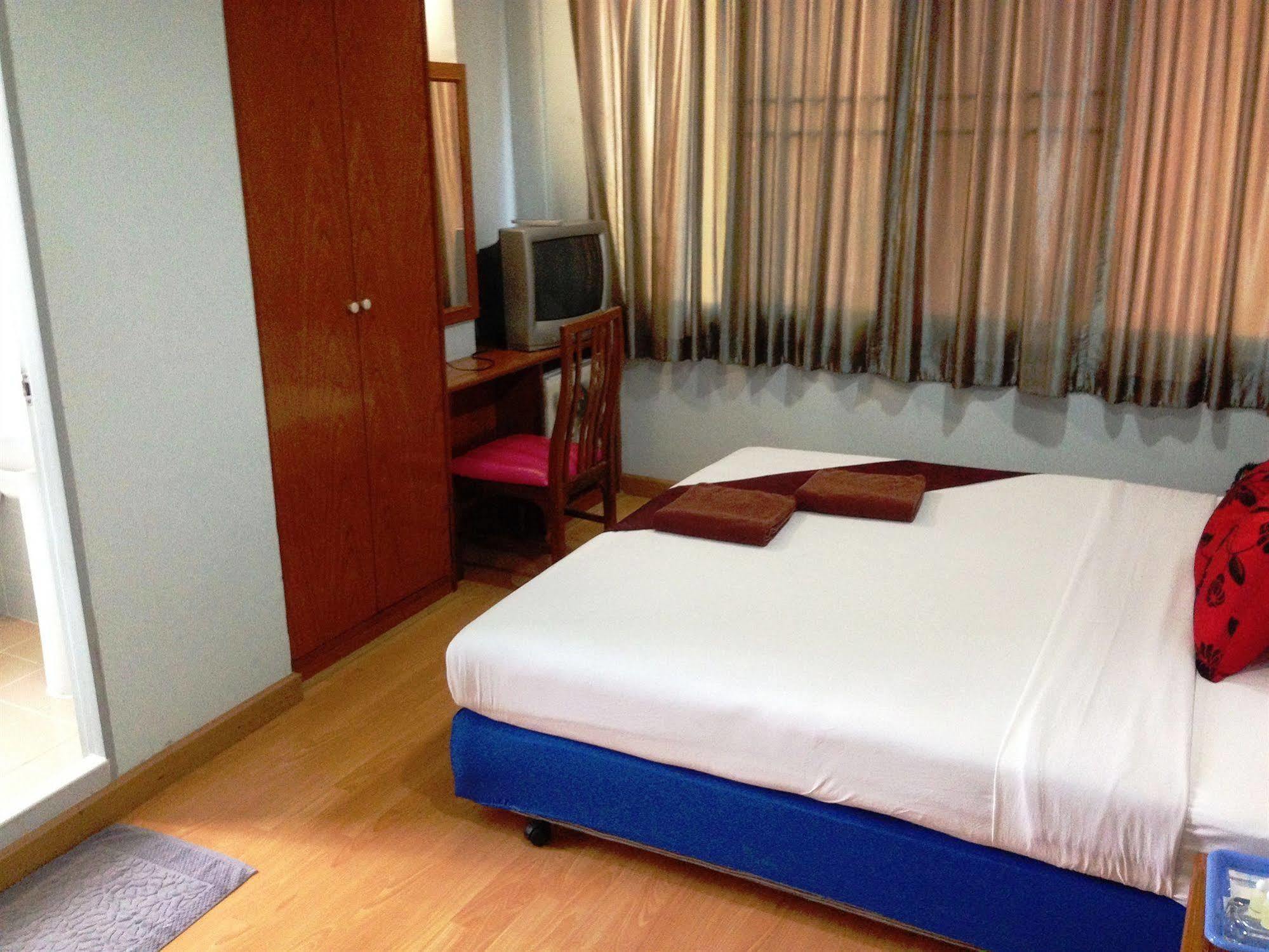 Khách sạn Siam Star 2*